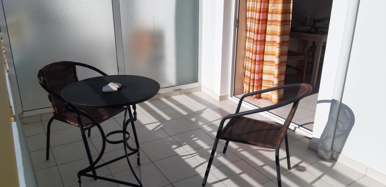 Όμορφο Studio Στην Πόλη Πάτρα Bagian luar foto